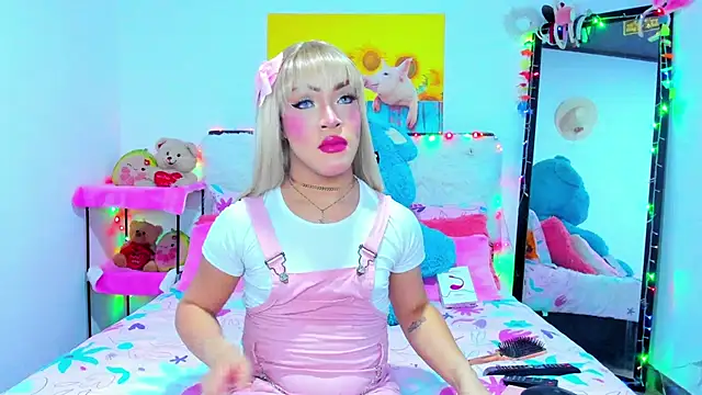 Snapshot of Candy_Candy__ chatting on 10.20.25 Candy Candy online show from 10.20.25