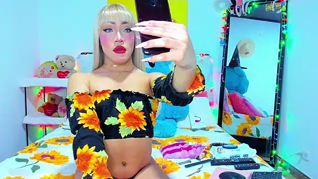 Snapshot of Candy_Candy__ chatting on 10.21.25 Candy Candy online show from 10.21.25