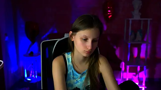 EllaHorton online show from 03.15.25