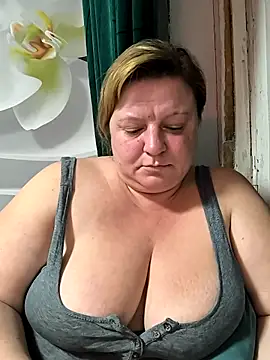 jusichka online show from 10.14.25