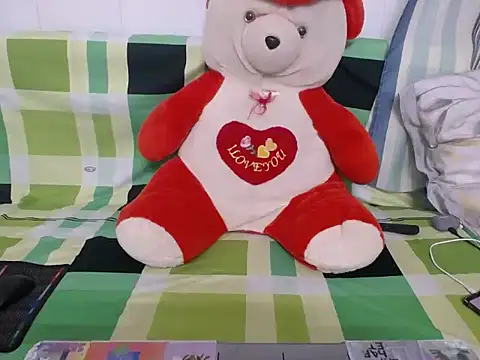 Snapshot of Fiola-Ly chatting on 02.24.25 Fiola-Ly online show from 02.24.25