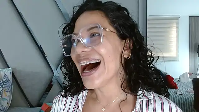 Snapshot of paula_daniela1 chatting on 01.12.26 paula daniela1 online show from 01.12.26