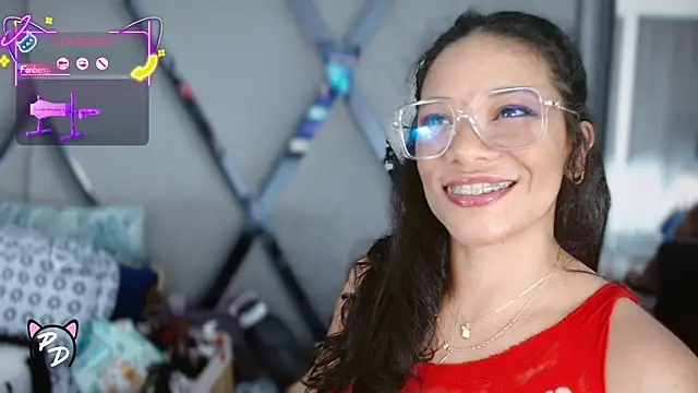 Snapshot of paula_daniela1 chatting on 04.06.26 paula daniela1 online show from 04.06.26