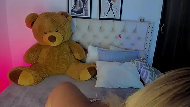 Snapshot of taylor-sexyy chatting on 03.26.26 taylor-sexyy online show from 03.26.26