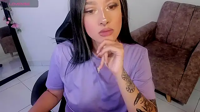 Snapshot of kat_apple chatting on 06.19.26 kat apple online show from 06.19.26