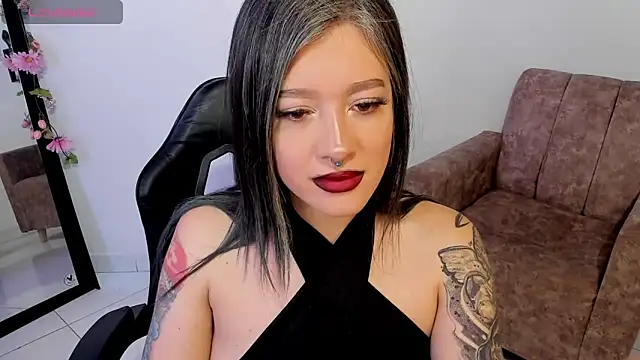 Snapshot of kat_apple chatting on 06.19.26 kat apple online show from 06.19.26