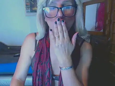 LorenJade online show from 03.14.25