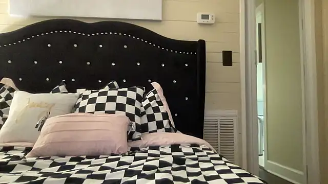 sexylilly69 online show from 04.30.26