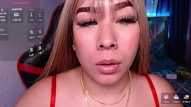 Snapshot of leahtemptation3 chatting on 01.07.25 leahtemptation3 online show from 01.07.25