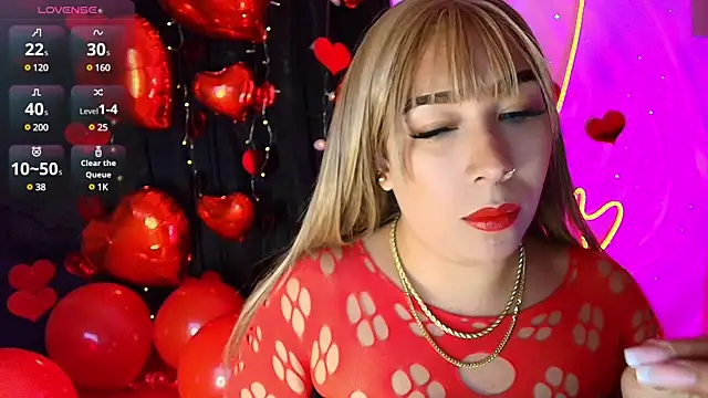 Snapshot of leahtemptation3 chatting on 02.14.25 leahtemptation3 online show from 02.14.25