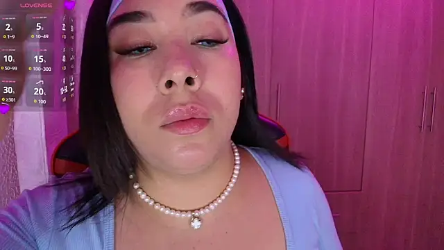 Snapshot of leahtemptation3 chatting on 11.08.25 leahtemptation3 online show from 11.08.25