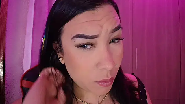 Snapshot of leahtemptation3 chatting on 11.10.25 leahtemptation3 online show from 11.10.25