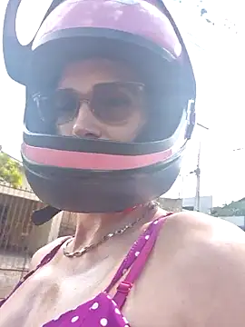 Snapshot of Irresistible24 chatting on 01.17.26 Irresistible24 online show from 01.17.26