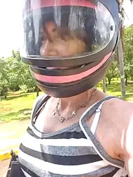 Snapshot of Irresistible24 chatting on 02.01.26 Irresistible24 online show from 02.01.26