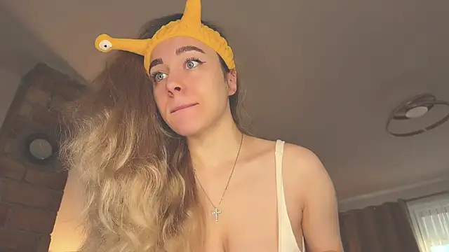 Snapshot of hotexclusive_ chatting on 12.03.24 hotexclusive  online show from 12.03.24