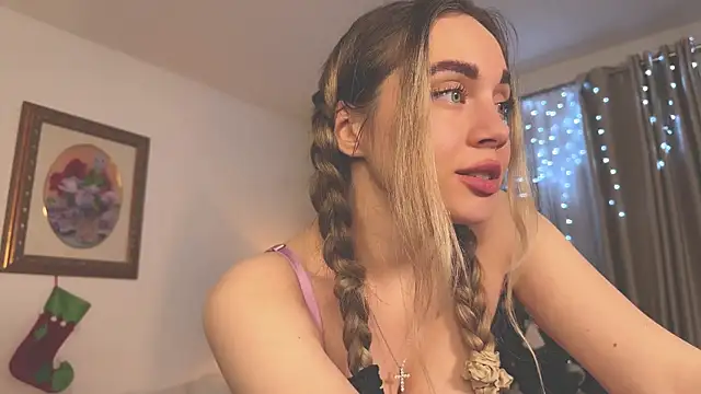 Snapshot of hotexclusive_ chatting on 01.10.25 hotexclusive  online show from 01.10.25