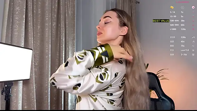 Snapshot of hotexclusive_ chatting on 09.24.25 hotexclusive  online show from 09.24.25