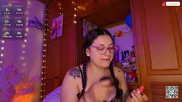 Snapshot of eva_rosse69 chatting on 05.28.26 eva rosse69 online show from 05.28.26