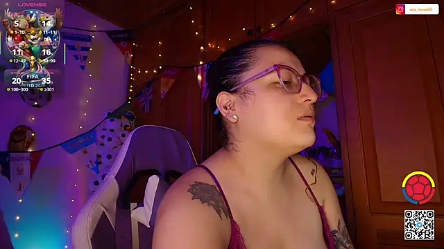Snapshot of eva_rosse69 chatting on 06.23.26 eva rosse69 online show from 06.23.26
