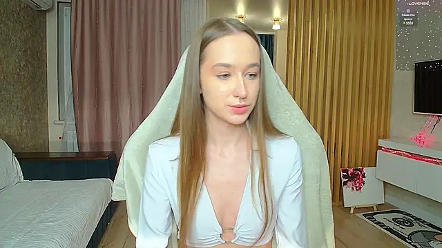 Snapshot of Sweett_Monica chatting on 03.11.25 Sweett Monica online show from 03.11.25