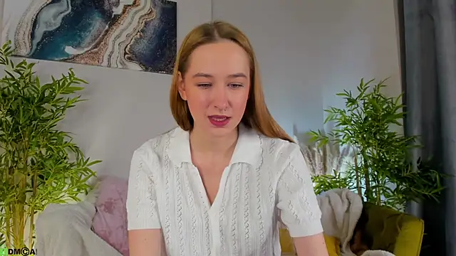 Snapshot of Sweett_Monica chatting on 11.06.25 Sweett Monica online show from 11.06.25