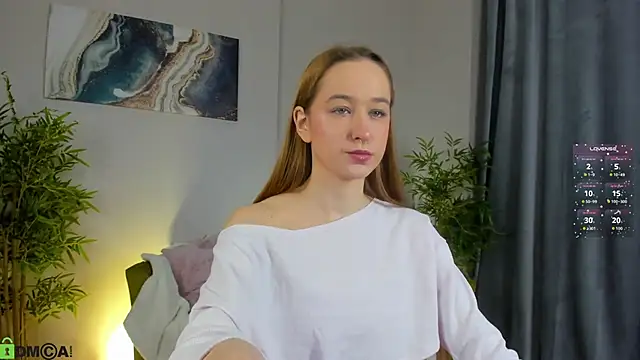 Snapshot of Sweett_Monica chatting on 11.23.25 Sweett Monica online show from 11.23.25