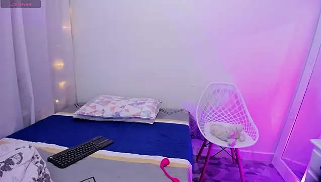 andrea osorio  online show from 11.07.25