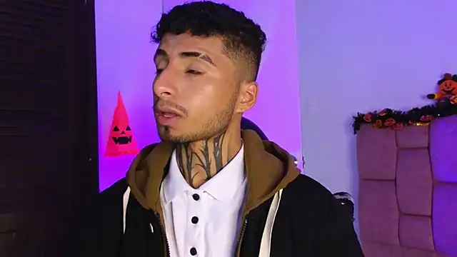 JuanCamiilo 66 online show from 10.28.25