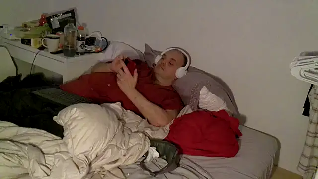 Snapshot of caressonnous chatting on 10.23.25 caressonnous online show from 10.23.25