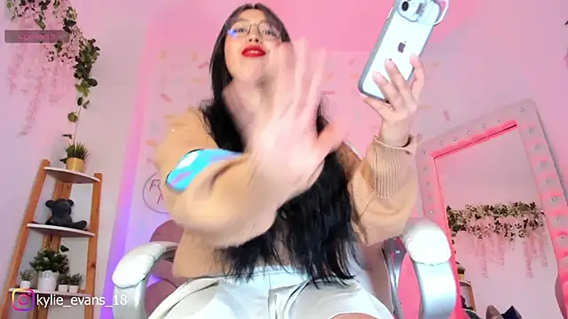 Snapshot of evelyn_evans_1 chatting on 03.11.25 evelyn evans 1 online show from 03.11.25