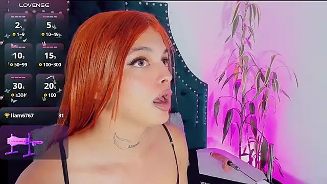 Emmaa Saenz  online show from 02.13.25