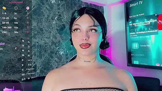 Emmaa Saenz  online show from 02.12.26