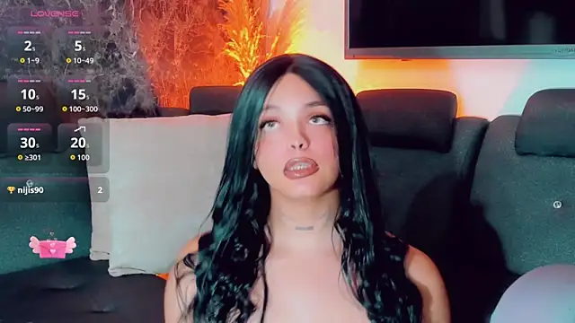 Emmaa Saenz  online show from 05.19.26