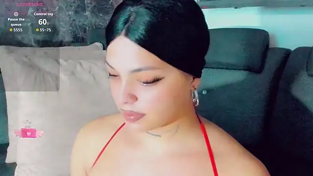 Emmaa Saenz  online show from 06.12.26