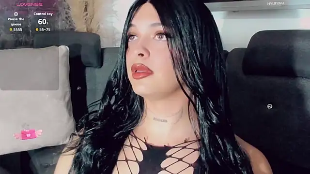 Emmaa Saenz  online show from 07.04.26