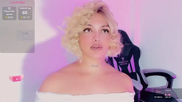 Emmaa Saenz  online show from 07.22.26