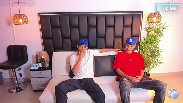 Snapshot of Crazy_nigth01 chatting on 10.25.25 Crazy nigth01 online show from 10.25.25