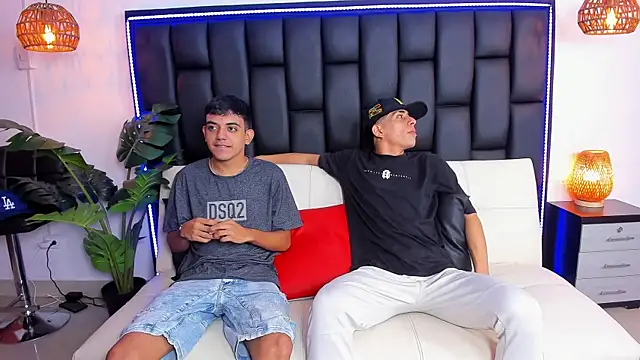 Snapshot of Crazy_nigth01 chatting on 11.21.25 Crazy nigth01 online show from 11.21.25