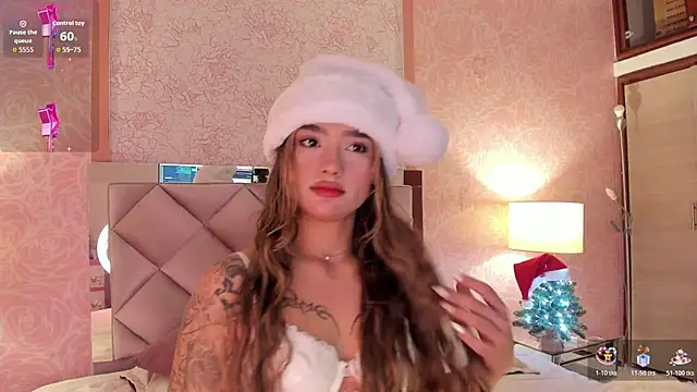 Snapshot of Arianavillada chatting on 12.21.25 Arianavillada online show from 12.21.25