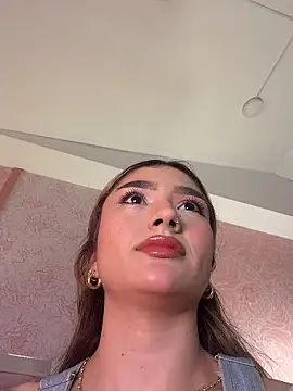 Snapshot of Arianavillada chatting on 01.09.26 Arianavillada online show from 01.09.26