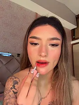 Snapshot of Arianavillada chatting on 02.13.26 Arianavillada online show from 02.13.26