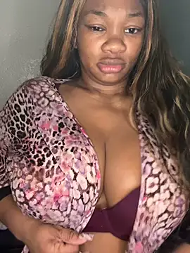 Snapshot of CharismaaBanx chatting on 12.06.24 CharismaaBanx online show from 12.06.24