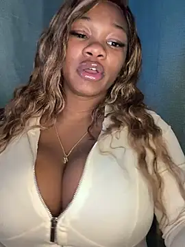 Snapshot of CharismaaBanx chatting on 02.07.25 CharismaaBanx online show from 02.07.25