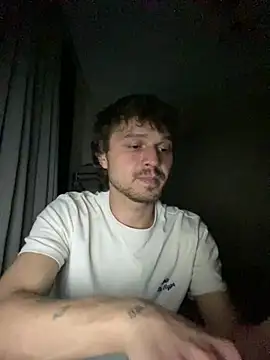 Snapshot of oguuxum chatting on 03.23.26 oguuxum online show from 03.23.26