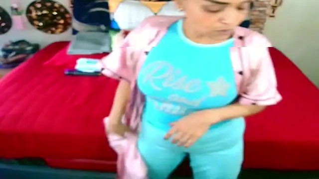 Snapshot of Indian_Blaze00 chatting on 09.23.25 Indian Blaze00 online show from 09.23.25