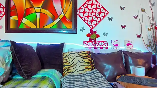 Snapshot of SQUIRTBRUNETE chatting on 05.04.26 SQUIRTBRUNETE online show from 05.04.26