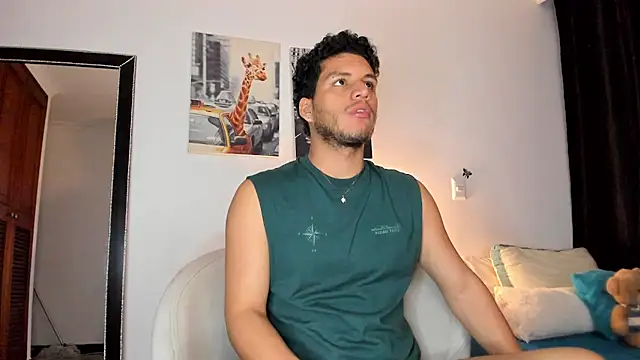 Snapshot of Curlblue chatting on 02.07.25 Curlblue online show from 02.07.25