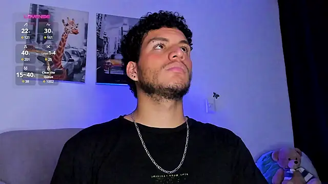 Snapshot of Curlblue chatting on 02.11.25 Curlblue online show from 02.11.25