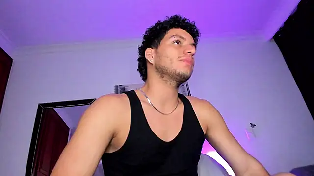 Snapshot of Curlblue chatting on 03.08.25 Curlblue online show from 03.08.25