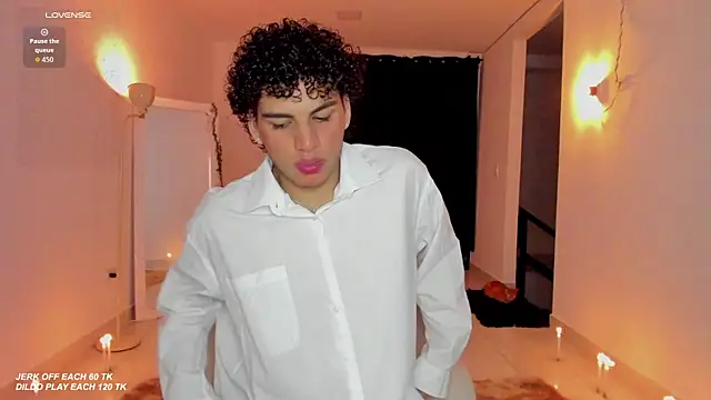 Snapshot of Curlblue chatting on 10.30.25 Curlblue online show from 10.30.25